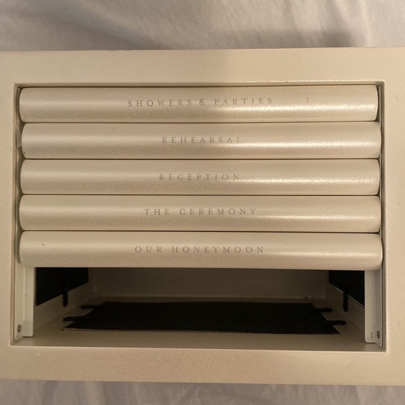 Brand New Hallmark Signature Wedding Photo Storage Box - Picture 5 of 8